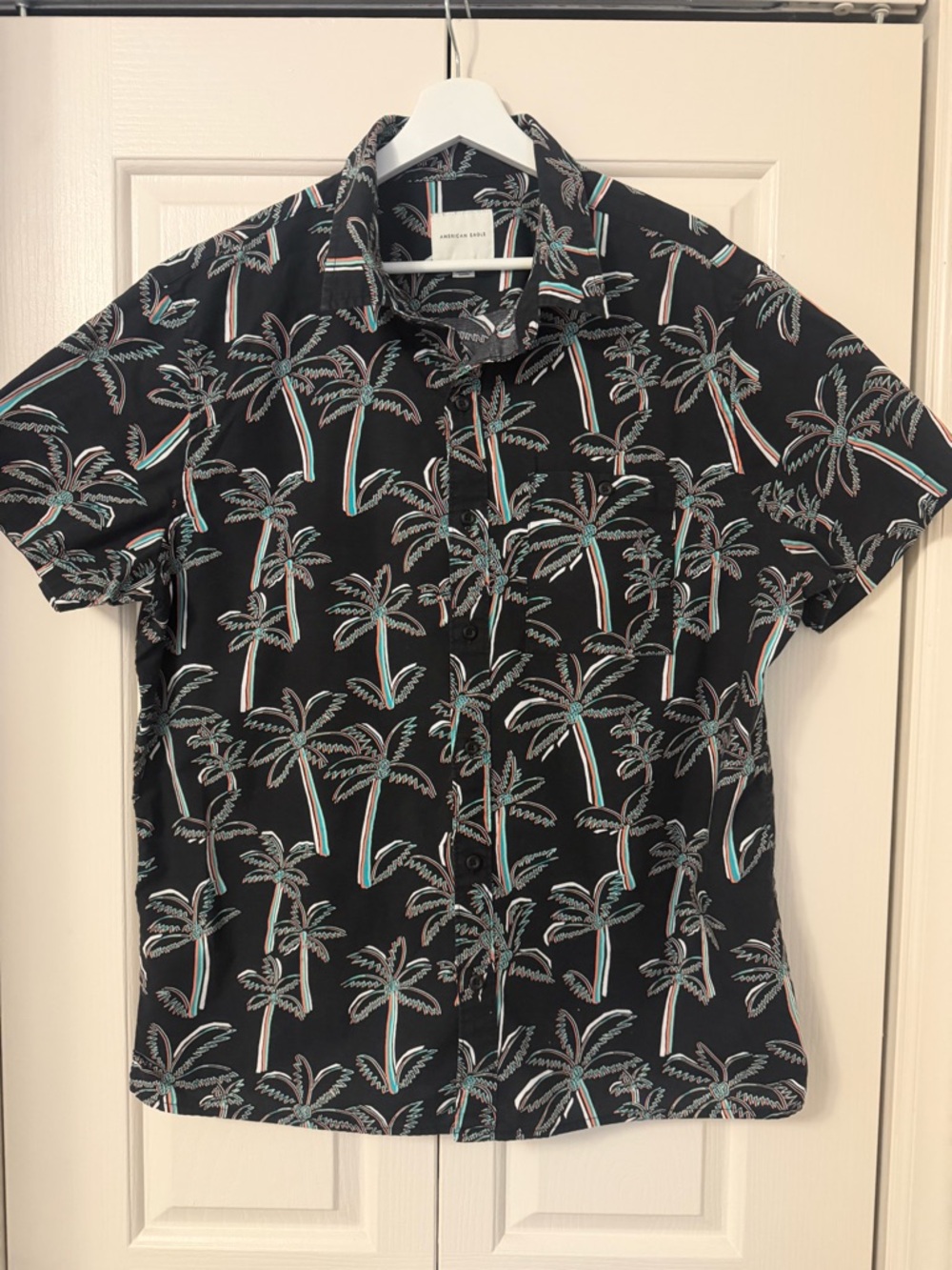 American Eagle Outfitters Black Palm-Print Short Sleeve Button-Down Shirt